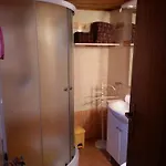 Izabela *